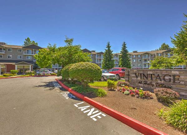 $1,206 / 2br - Controlled Access, Beauty Salon, Activity Room (9615 Holly Drive, Everett, WA)63659484012929122