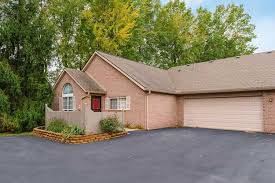 2BR/2BA/2Car Garage  Condo in Blendon Chase 1