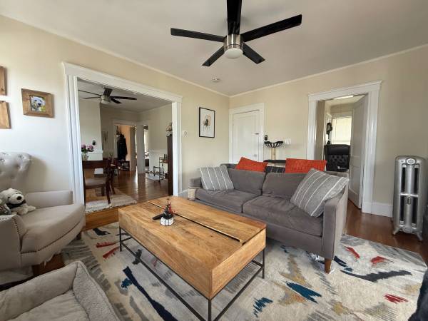 $3,700 / 3br - 1100ft2 - Amplio dormitorio de 2/3 habitaciones/Oficina, Sunroom de 4 estaciones, cargador para vehículos eléctricos/Garaje (Watertown)63655181306371122