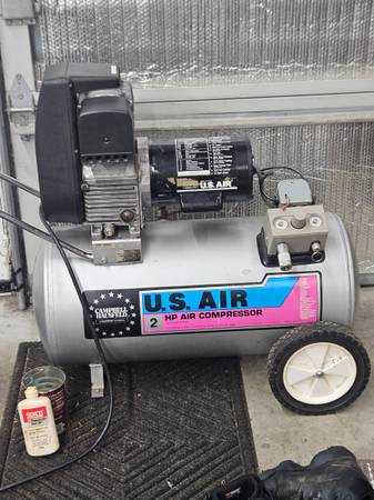 2 HP 20 Gallon Compressor 1