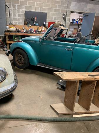 1975Volkswagen beetle and 75 Volkswagen, super beetle convertible - $1,600 (Woodstock)63618900348929122