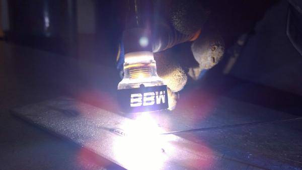 Female that does Welding and metal Art? 1