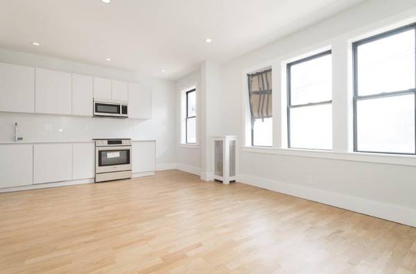 $2,900 / 2br - Brighton 2 Bed/1 Bath Apartment | Elko St (Brighton)64213545373955120