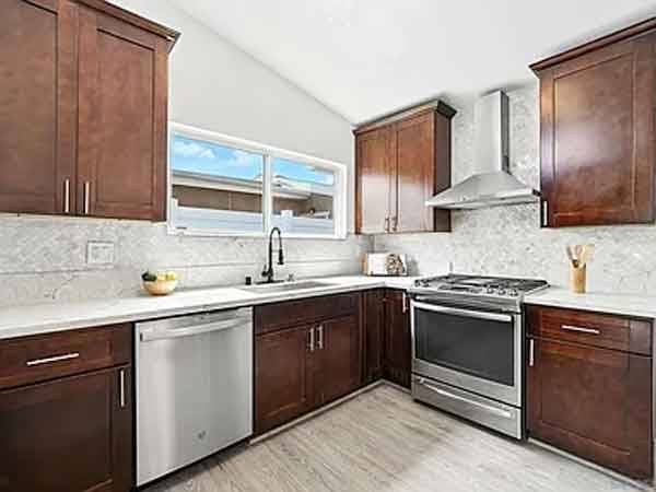 $1,300 / 3br - 1196ft2 - &&**🍁Hogar encantador de 3 dormitorios y 2 baños&&**💎 (San Diego, CA)63775411636097121