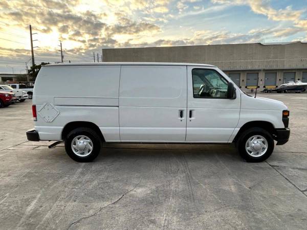 2010 Ford ECONOLINE E150 - Photo 6