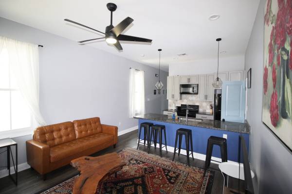 $1,900 / 2br - 900ft2 - 1225 Clouet St - Beautiful, New 2/2 Lower Duplex With Flexible Leases63903420442370121