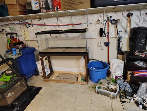 75 gallon drilled tank with stand $100 (Montgomery)63668241950337122