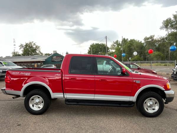 Camioneta Ford F150 SuperCrew Cab 4x4 4WD F-150 de 2001 con cama corta 4D - $14,999 (Colorado's Midway Motors)63619821895041122