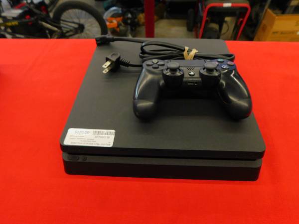 Sony PS4 Slim With controller 1