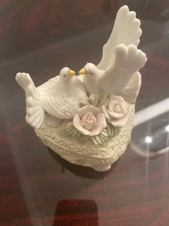Jewelry box ceramic or porcelain - $1063471261172993124