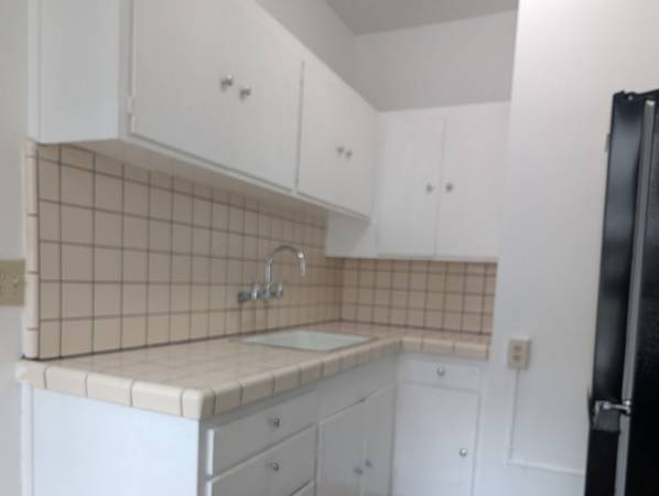$1,495 Beautiful Lake Merritt studio (Lake Merritt @East 18th St.)63695803878531122