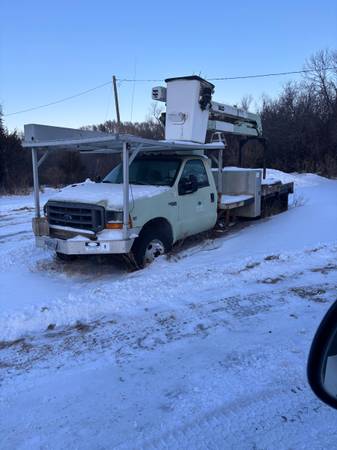 Flatbed truck 1