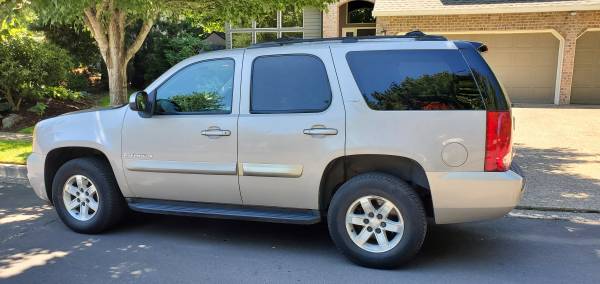 2007 GMC Yukon SLT Sport Utility 4D 1
