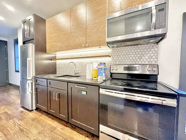 $4,400 / 4br - 4 BED / 2 BATH WITH DISHWASHER AND TWO LIVING ROOMS! W/D IN-BUILDING (Bushwick)63912044619266121