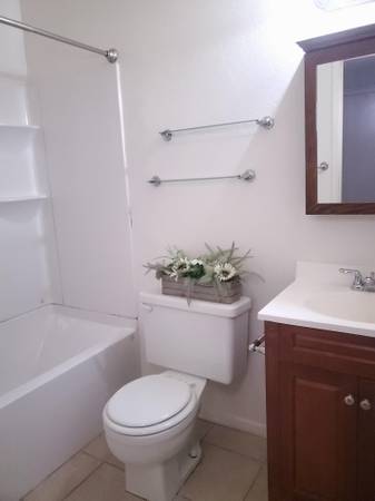 $1,600 / 2br - 900ft2 - Townhouse for rent. 2 Bedroom 1.5 Bathrooms. (Glendale)63623944808961124