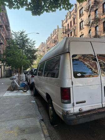 2006 Ford E250 high top van - $3,700 (Inwood / Wash Hts)63654723067649123