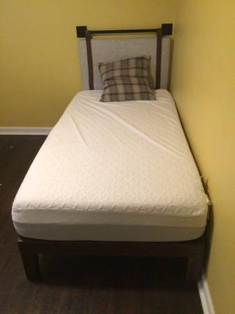 Twin wood bed frame and headboard 1