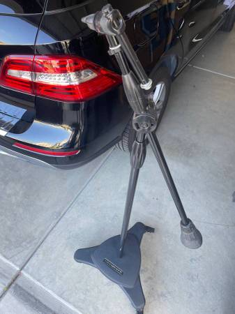 Ultimate Support Studio Boom Microphone Stand 1