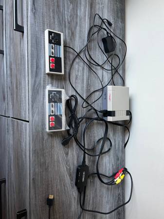 Retro Mini NES Console 1