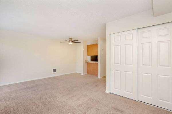 $1,489 ¡Ahorra GRANDE! Estudio y 6 meses de estacionamiento en garaje incluidos (Edmonds)63852481857153123