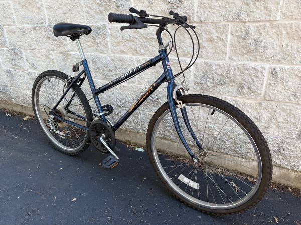 26" Women's Huffy 10-speed mountain bike M / L for 5'6" to 5'10" - $95 (Chelmsford - Tuned up today!!!)63443147872257122