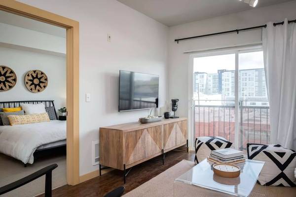 $2,669 / 2br - 1002ft2 - Stay connected! Our units have high speed internet access! (Everett)63852483881601124