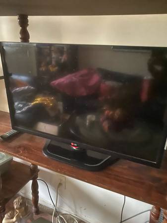36 inch  Vizio 1