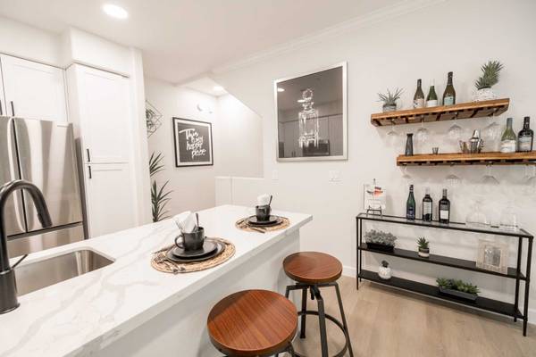 $1,945 / 1hab - 840ft2 - ¡Esta oferta no durará mucho! ¡Precioso de 1 habitación, 1 baño! Ubicación privilegiada. (Peoria)63623945507073123