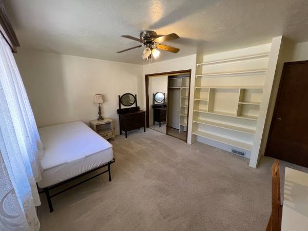 $1,250 SUNNY LARGE BEDROOM IN BEAUTIFUL HOME IN BEN LOMOND (Ben Lomond / Glen Arbor)63880015795587121