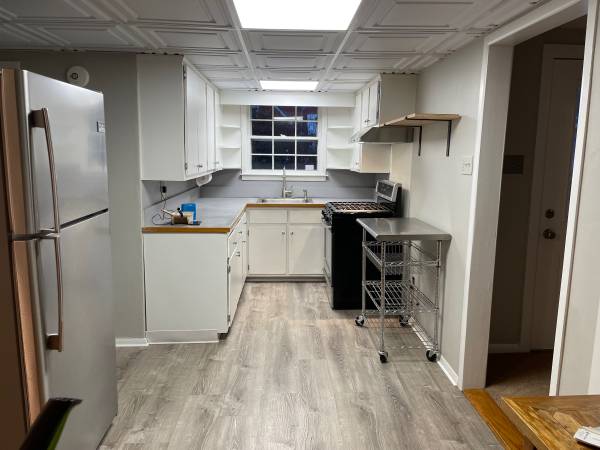 $3,800 / 3br - Complete house for rent SD 5 Dix Hills (East Northport)63854480138625123