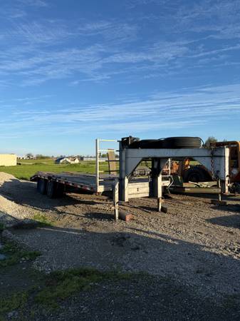 Gooseneck Trailer 1