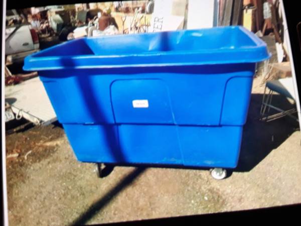 ROLLING CUBE CONTAINER 1 CU  YARD CART 1