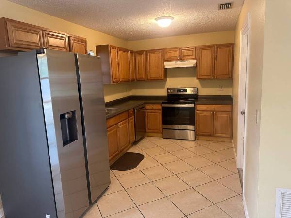 $1,600 / 2br - 1900ft2 - Melwood · Charming 2/1 Cottage near River · 9 min to Beach (Melbourne)63823721747715122