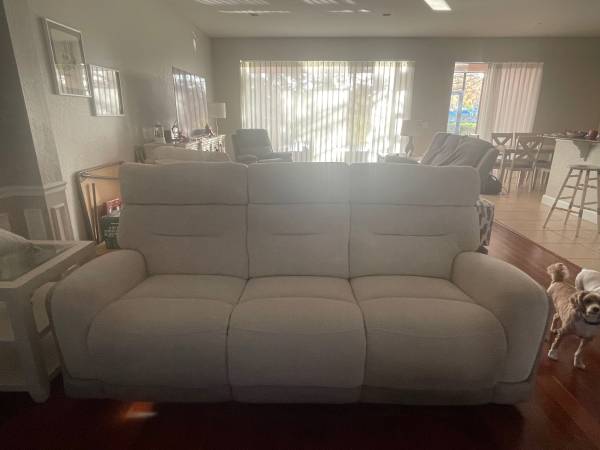 Couch/Sofa 1