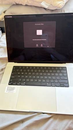 MacBook Pro 2025 obo 1