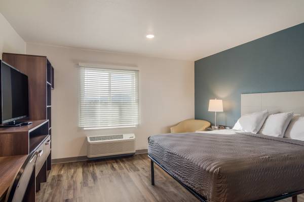 $385 / 1br - 4 millas del centro de Elkhart, tarifas semanales y mensuales bajas (810 E Windsor Ave, Elkhart, IN)63666031967747121