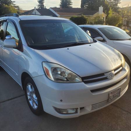 2005 Toyota Sienna XLE - $7,200 (hayward / castro valley)63613149309825123