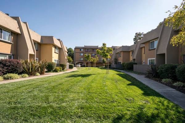 $2,286 / 1br - Apartment Features, Walk-In Closet, Corner Home (fremont / union city / newark)63667856586753122