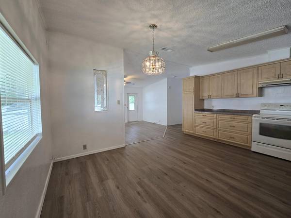 $1,300 / 2br - 900ft2 - Move-In Ready - 2 bed/2 Bath in Gated 55+ Community (Daytona Beach)63791498319873124