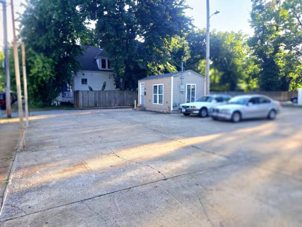 $1,790 / 5000ft2 - Used Car Dealership for Rent (St. Charles, MO)63770187301507120
