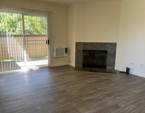 $2,120 / 1br - 700ft2 - Luxurious Living, 1 BR with Wood-Burning Fireplace (Escondido)63878477145089124