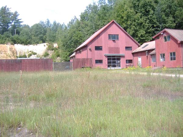 $1 / 3br - Real Estate Farmhouse Barns motorcycle business (Franklin NH)63656195972099121