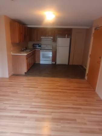$1,549 / 2br - Recently Renovated 2BR with Heat + Hot Water (Bristol) (Bristol)63656161440387120
