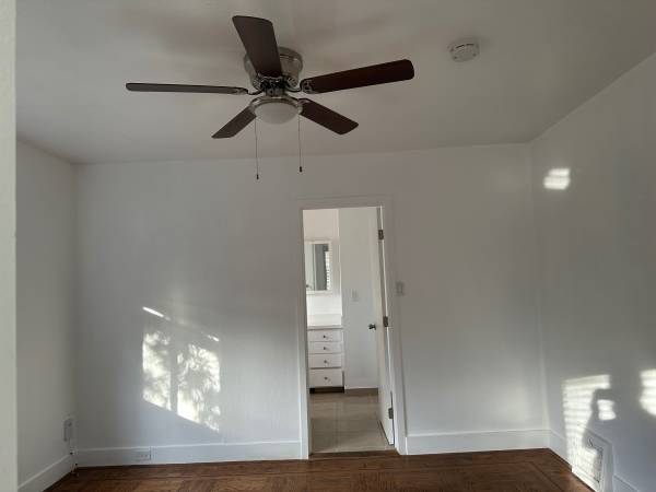 $2,200 / 1br - 450ft2 - Seprate in law studio with kitchen, washer and dryer (Redwood City)63834318379651124