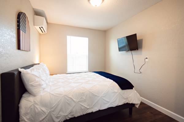 $449.00 / 1br - Room for Rent (FULLY FURNISHED) NO Deposit!63806811847043121