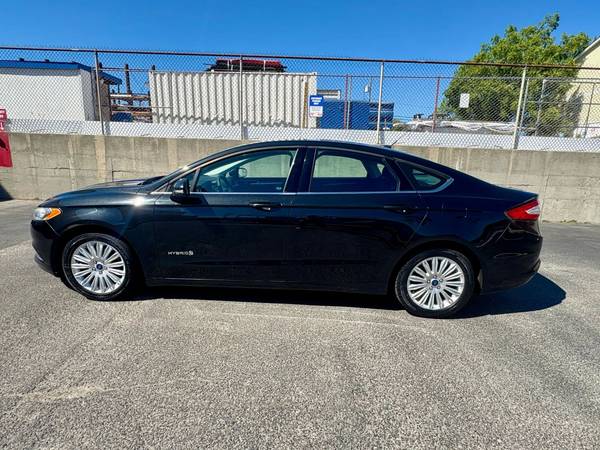 Ford Fusion 2014 Hybrid se - $6,999 (Seattle)63623146528385122