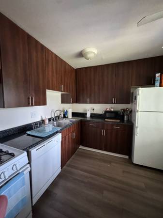 $1,300 / 2br - ROOMATE WANTED TO SHARE MY 2 BEDROOM! OCTOBER 1ST MOVE IN! (Alpine)63932992281347124