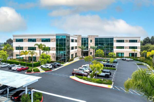 🎁 Private office, 1st Month Free Rent! Holiday Season Sale! 🎄 1