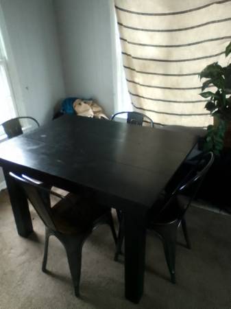 Kitchen table and chairs 1