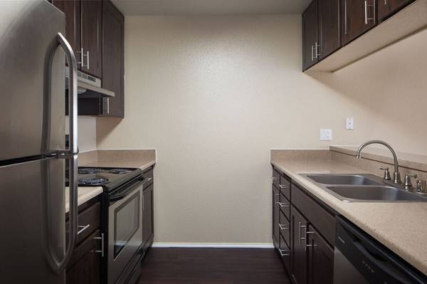 $2,125 / 1br - 616ft2 - Onsite Laundry Facility, Stainless-Steel Appliances, Covered Parking (3262 College Pl., Lemon Grove, CA 91945)63701781907459120